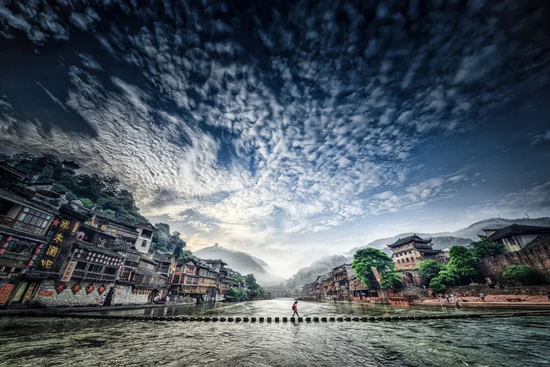 凤凰古城+矮寨大桥+德夯大峡谷一日游湘西民俗风情之旅